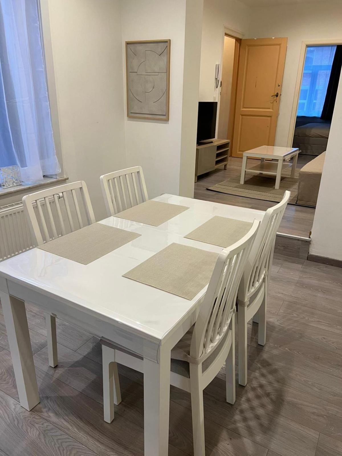 Appartement Spacieux Avec Garage Bruxelles Extérieur photo